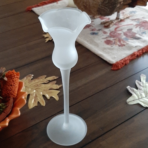 Delicate glass stemmed candle holder - Picture 2 of 8